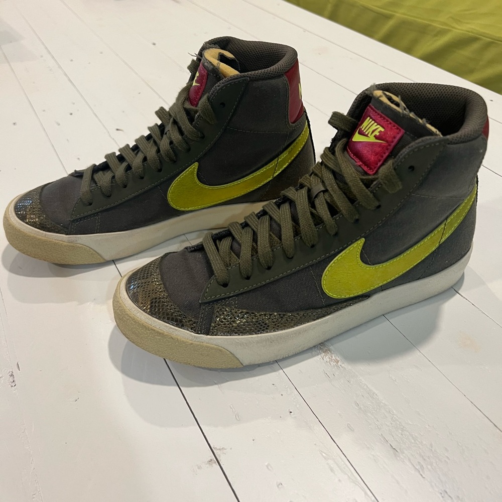 Nike Blazer Mid ‘77 Olive Snakeskin
